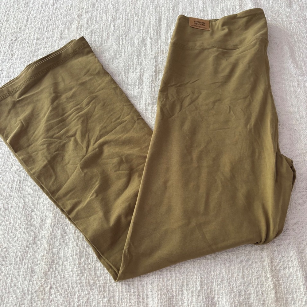 Pink Victoria's Secret V Crossover Ankle Flare Leggings Olive Green XL NWT